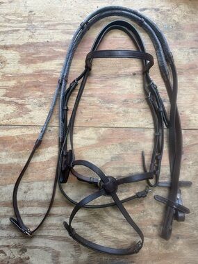Full sized figure 8 and reins